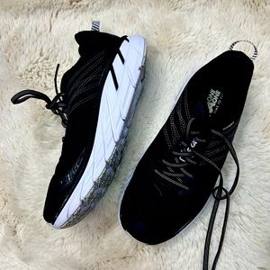 Hoka one Clifton shoes sneakers